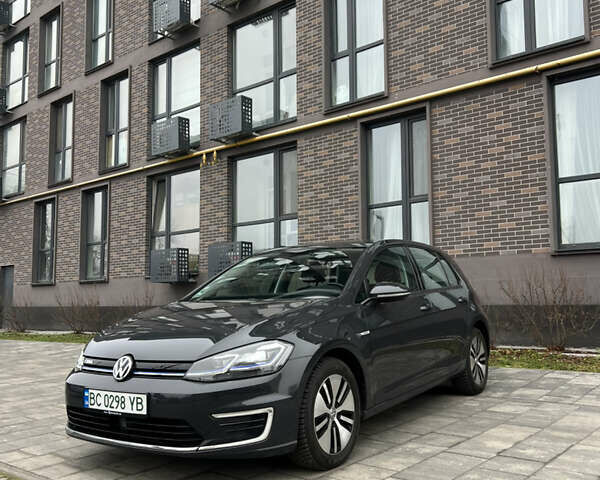 Фольксваген e-Golf, объемом двигателя 0 л и пробегом 49 тыс. км за 14600 $, фото 2 на Automoto.ua