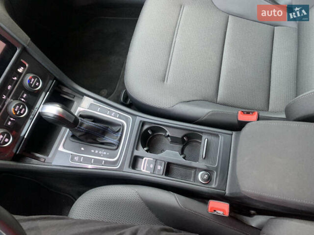 Фольксваген e-Golf, объемом двигателя 0 л и пробегом 42 тыс. км за 17999 $, фото 9 на Automoto.ua