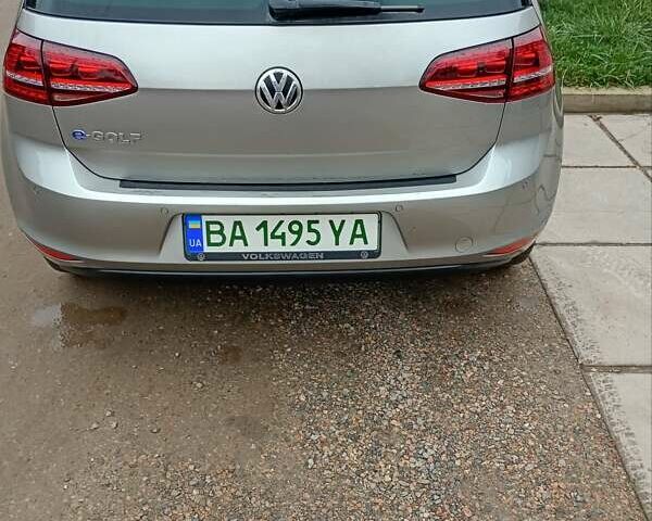 Серый Фольксваген e-Golf, объемом двигателя 0 л и пробегом 130 тыс. км за 9600 $, фото 4 на Automoto.ua
