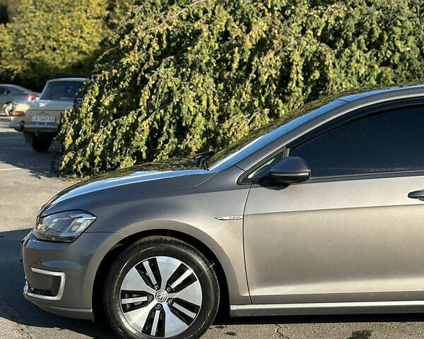 Сірий Фольксваген e-Golf, об'ємом двигуна 0 л та пробігом 122 тис. км за 8500 $, фото 1 на Automoto.ua