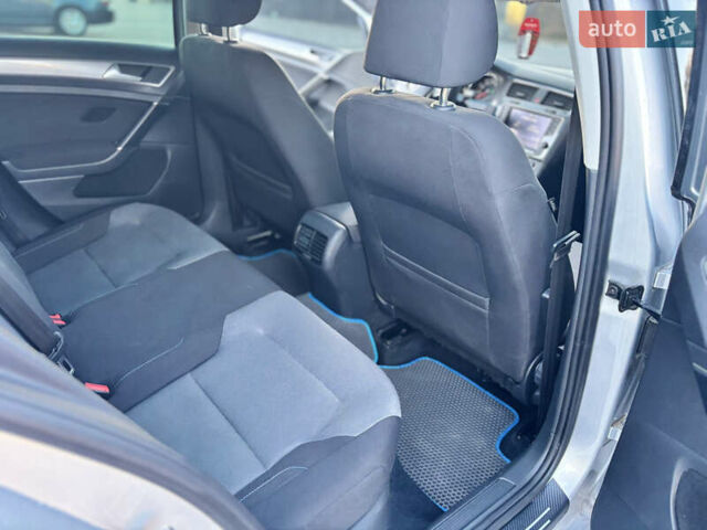 Сірий Фольксваген e-Golf, об'ємом двигуна 0 л та пробігом 161 тис. км за 8950 $, фото 57 на Automoto.ua