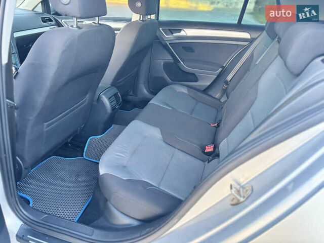 Сірий Фольксваген e-Golf, об'ємом двигуна 0 л та пробігом 161 тис. км за 8950 $, фото 53 на Automoto.ua