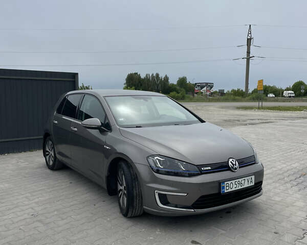 Серый Фольксваген e-Golf, объемом двигателя 0 л и пробегом 195 тыс. км за 7499 $, фото 2 на Automoto.ua