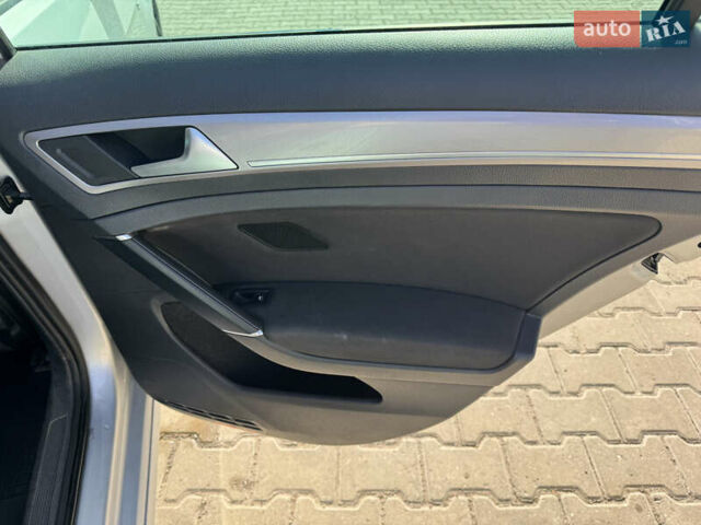 Серый Фольксваген e-Golf, объемом двигателя 0 л и пробегом 167 тыс. км за 8700 $, фото 33 на Automoto.ua