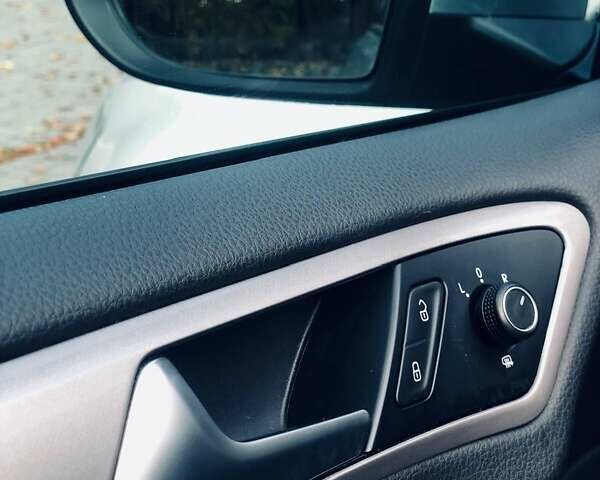 Серый Фольксваген e-Golf, объемом двигателя 0 л и пробегом 157 тыс. км за 8100 $, фото 42 на Automoto.ua