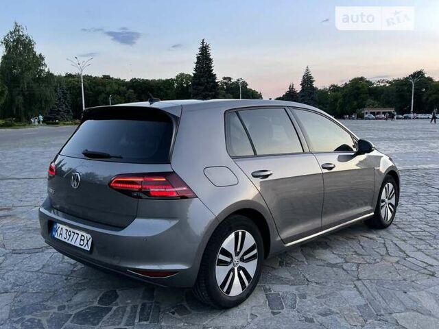 Серый Фольксваген e-Golf, объемом двигателя 0 л и пробегом 129 тыс. км за 13200 $, фото 5 на Automoto.ua