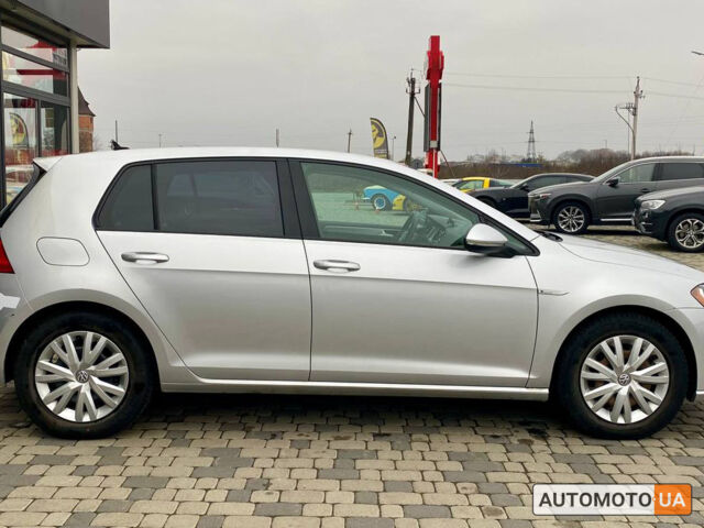 Серый Фольксваген e-Golf, объемом двигателя 24 л и пробегом 97 тыс. км за 14500 $, фото 7 на Automoto.ua