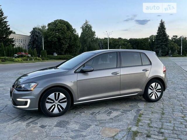 Серый Фольксваген e-Golf, объемом двигателя 0 л и пробегом 129 тыс. км за 13200 $, фото 7 на Automoto.ua