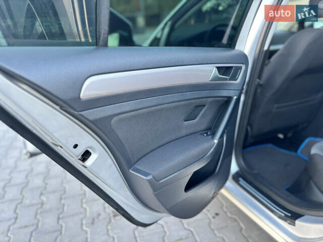 Сірий Фольксваген e-Golf, об'ємом двигуна 0 л та пробігом 161 тис. км за 8950 $, фото 54 на Automoto.ua