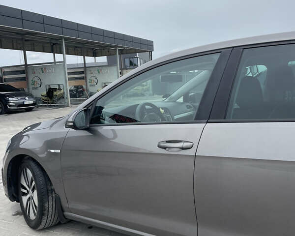 Серый Фольксваген e-Golf, объемом двигателя 0 л и пробегом 195 тыс. км за 7499 $, фото 14 на Automoto.ua