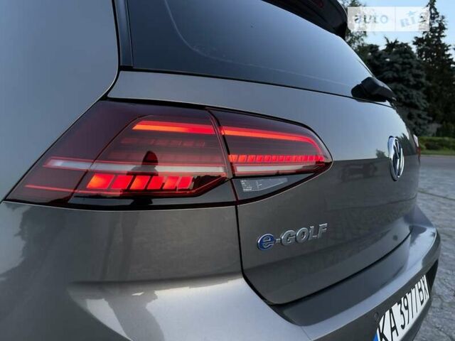 Серый Фольксваген e-Golf, объемом двигателя 0 л и пробегом 129 тыс. км за 13200 $, фото 12 на Automoto.ua