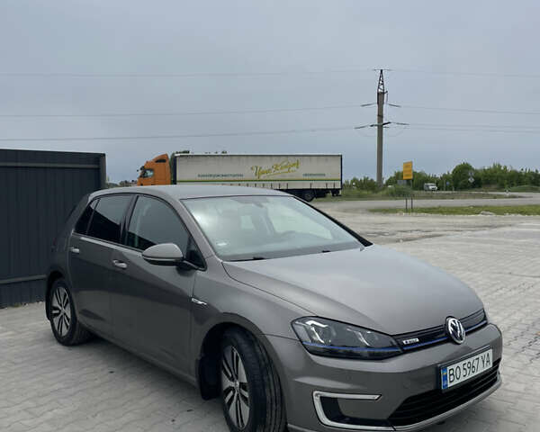 Серый Фольксваген e-Golf, объемом двигателя 0 л и пробегом 195 тыс. км за 7499 $, фото 1 на Automoto.ua