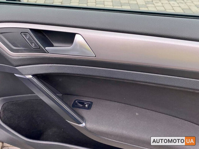 Серый Фольксваген e-Golf, объемом двигателя 24 л и пробегом 97 тыс. км за 14500 $, фото 24 на Automoto.ua