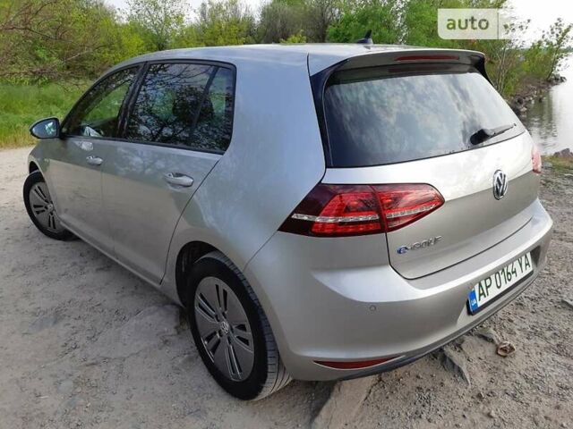 Серый Фольксваген e-Golf, объемом двигателя 0 л и пробегом 127 тыс. км за 14300 $, фото 14 на Automoto.ua