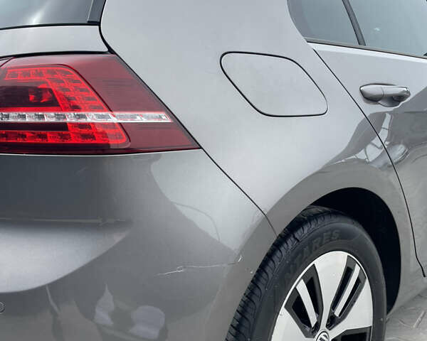 Серый Фольксваген e-Golf, объемом двигателя 0 л и пробегом 195 тыс. км за 7499 $, фото 19 на Automoto.ua