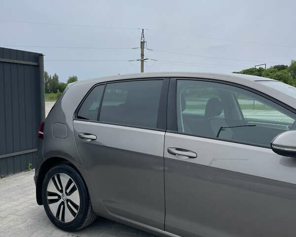 Серый Фольксваген e-Golf, объемом двигателя 0 л и пробегом 195 тыс. км за 7699 $, фото 6 на Automoto.ua