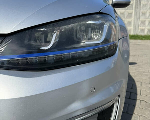 Серый Фольксваген e-Golf, объемом двигателя 0 л и пробегом 167 тыс. км за 8700 $, фото 8 на Automoto.ua