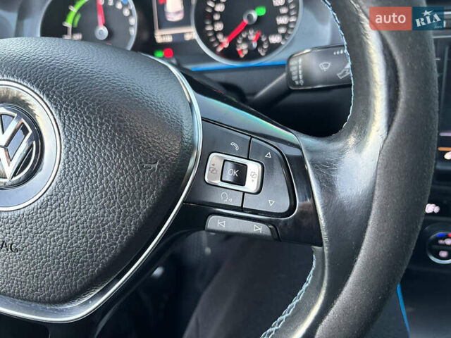 Серый Фольксваген e-Golf, объемом двигателя 0 л и пробегом 161 тыс. км за 8499 $, фото 49 на Automoto.ua