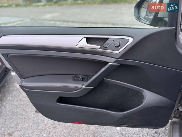 Серый Фольксваген e-Golf, объемом двигателя 0 л и пробегом 163 тыс. км за 8600 $, фото 8 на Automoto.ua