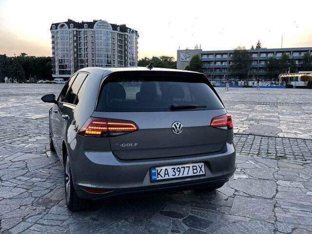 Серый Фольксваген e-Golf, объемом двигателя 0 л и пробегом 129 тыс. км за 13200 $, фото 9 на Automoto.ua