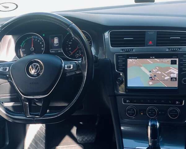 Серый Фольксваген e-Golf, объемом двигателя 0 л и пробегом 157 тыс. км за 8100 $, фото 40 на Automoto.ua