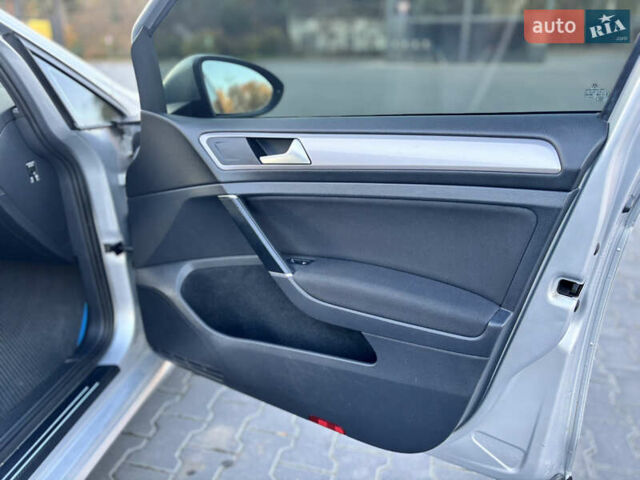 Сірий Фольксваген e-Golf, об'ємом двигуна 0 л та пробігом 161 тис. км за 8950 $, фото 61 на Automoto.ua