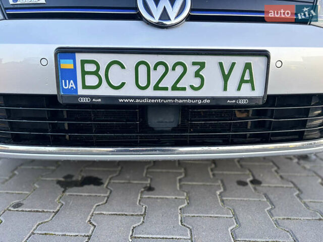 Серый Фольксваген e-Golf, объемом двигателя 0 л и пробегом 162 тыс. км за 8499 $, фото 62 на Automoto.ua