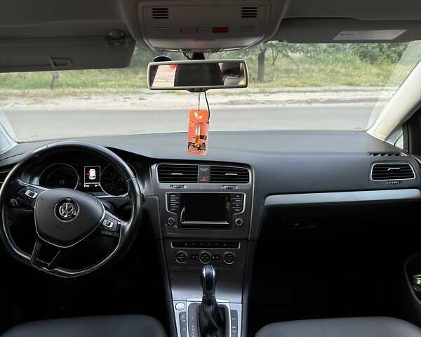 Серый Фольксваген e-Golf, объемом двигателя 0 л и пробегом 78 тыс. км за 8200 $, фото 3 на Automoto.ua