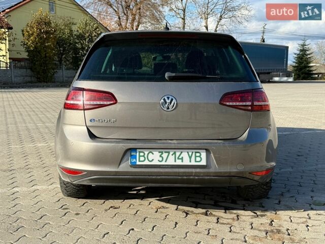 Серый Фольксваген e-Golf, объемом двигателя 0 л и пробегом 127 тыс. км за 10900 $, фото 5 на Automoto.ua