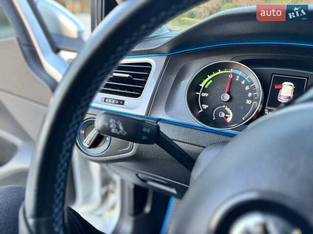 Серый Фольксваген e-Golf, объемом двигателя 0 л и пробегом 161 тыс. км за 8499 $, фото 34 на Automoto.ua