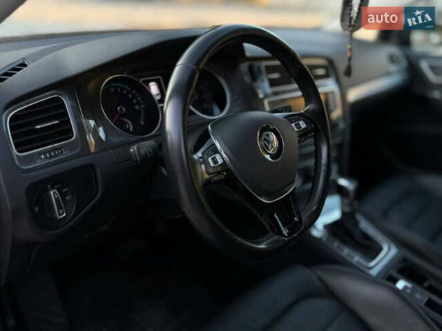 Серый Фольксваген e-Golf, объемом двигателя 0 л и пробегом 210 тыс. км за 7800 $, фото 12 на Automoto.ua