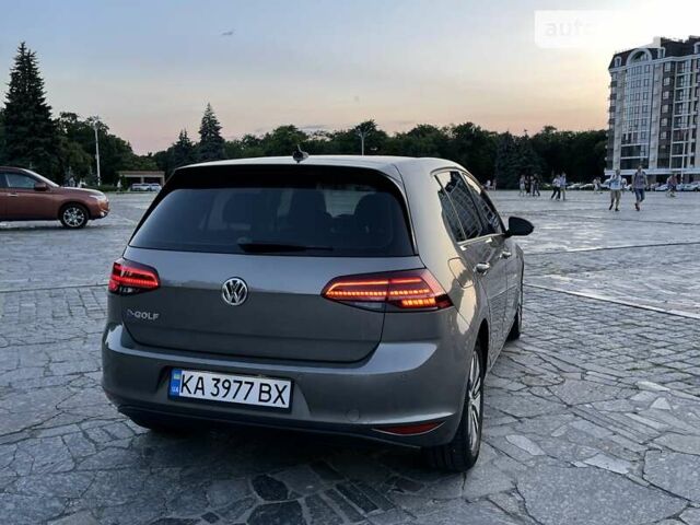 Серый Фольксваген e-Golf, объемом двигателя 0 л и пробегом 129 тыс. км за 13200 $, фото 10 на Automoto.ua