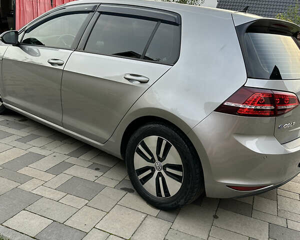 Серый Фольксваген e-Golf, объемом двигателя 0 л и пробегом 143 тыс. км за 9500 $, фото 5 на Automoto.ua