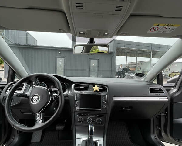 Серый Фольксваген e-Golf, объемом двигателя 0 л и пробегом 195 тыс. км за 7699 $, фото 25 на Automoto.ua