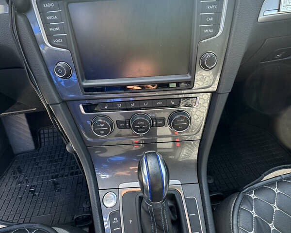 Серый Фольксваген e-Golf, объемом двигателя 0 л и пробегом 167 тыс. км за 8700 $, фото 47 на Automoto.ua