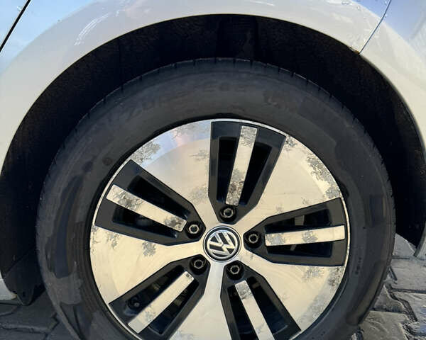 Серый Фольксваген e-Golf, объемом двигателя 0 л и пробегом 167 тыс. км за 8700 $, фото 10 на Automoto.ua