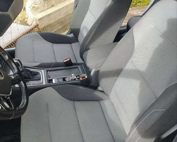 Серый Фольксваген e-Golf, объемом двигателя 0 л и пробегом 130 тыс. км за 8800 $, фото 11 на Automoto.ua