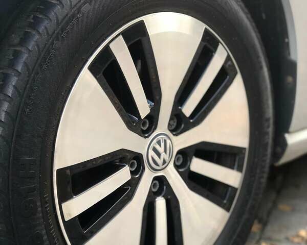 Серый Фольксваген e-Golf, объемом двигателя 0 л и пробегом 157 тыс. км за 8100 $, фото 52 на Automoto.ua