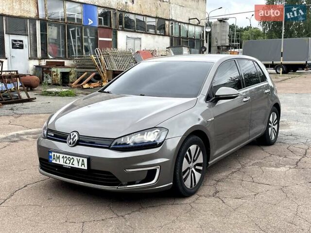 Серый Фольксваген e-Golf, объемом двигателя 0 л и пробегом 122 тыс. км за 10000 $, фото 26 на Automoto.ua
