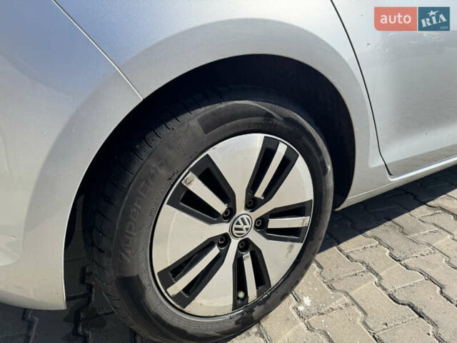 Серый Фольксваген e-Golf, объемом двигателя 0 л и пробегом 167 тыс. км за 8700 $, фото 19 на Automoto.ua