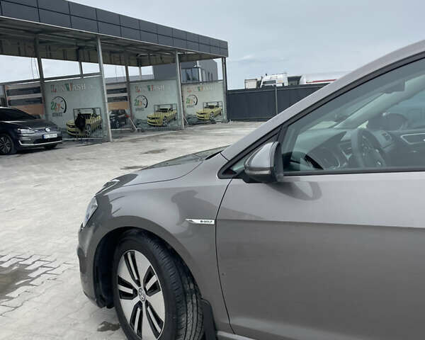 Серый Фольксваген e-Golf, объемом двигателя 0 л и пробегом 195 тыс. км за 7499 $, фото 15 на Automoto.ua