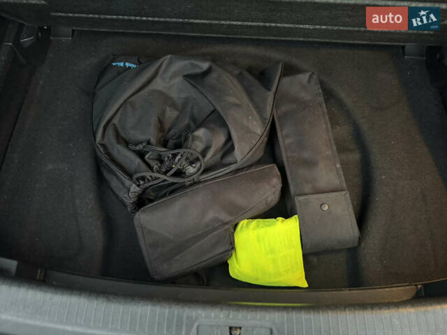 Серый Фольксваген e-Golf, объемом двигателя 0 л и пробегом 163 тыс. км за 8600 $, фото 17 на Automoto.ua