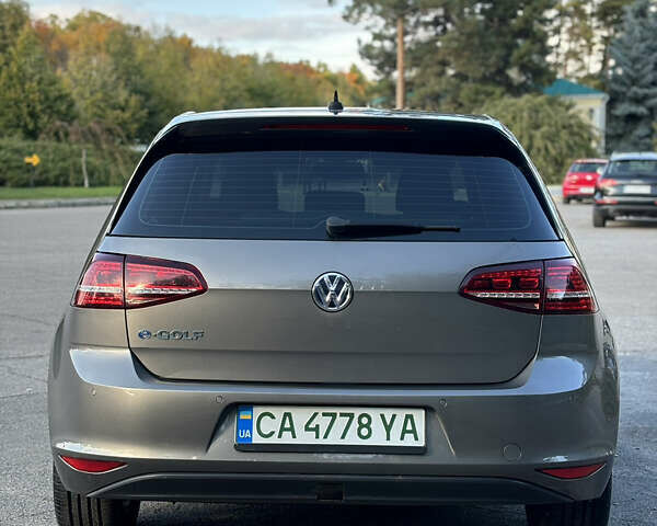 Сірий Фольксваген e-Golf, об'ємом двигуна 0 л та пробігом 122 тис. км за 8500 $, фото 4 на Automoto.ua