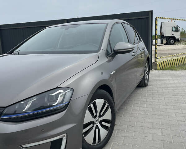 Серый Фольксваген e-Golf, объемом двигателя 0 л и пробегом 195 тыс. км за 7699 $, фото 17 на Automoto.ua