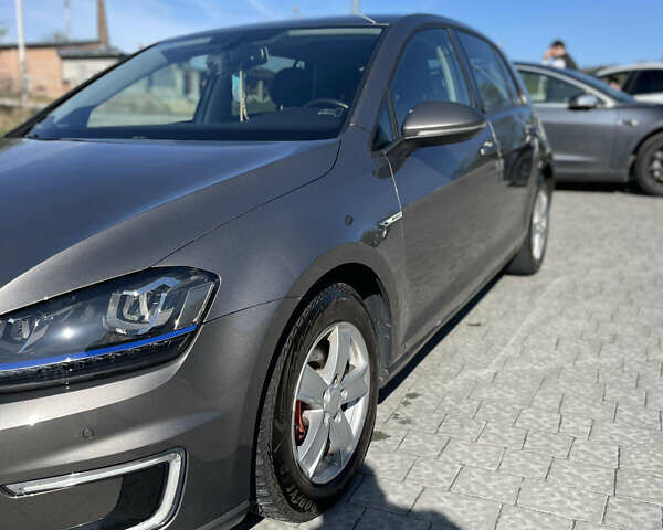 Серый Фольксваген e-Golf, объемом двигателя 0 л и пробегом 104 тыс. км за 9500 $, фото 5 на Automoto.ua