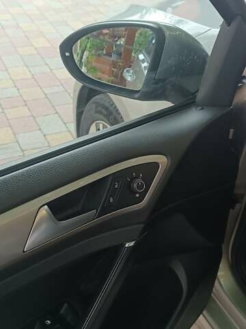 Серый Фольксваген e-Golf, объемом двигателя 0 л и пробегом 116 тыс. км за 9300 $, фото 12 на Automoto.ua