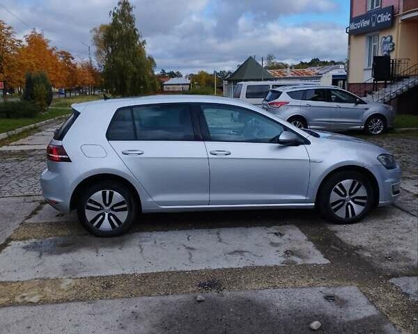 Серый Фольксваген e-Golf, объемом двигателя 0 л и пробегом 130 тыс. км за 8800 $, фото 5 на Automoto.ua