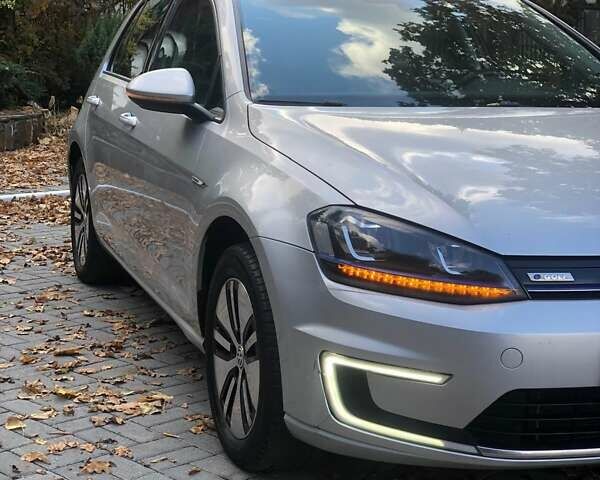 Серый Фольксваген e-Golf, объемом двигателя 0 л и пробегом 157 тыс. км за 8100 $, фото 32 на Automoto.ua