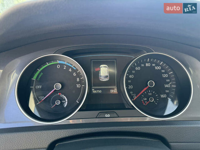 Серый Фольксваген e-Golf, объемом двигателя 0 л и пробегом 167 тыс. км за 8700 $, фото 26 на Automoto.ua