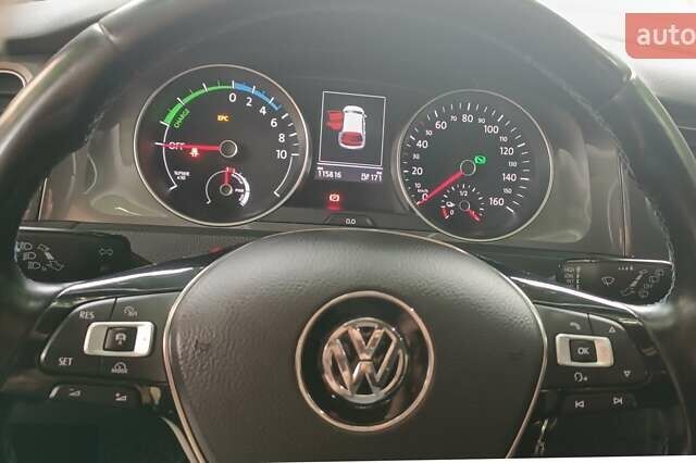 Серый Фольксваген e-Golf, объемом двигателя 0 л и пробегом 116 тыс. км за 9300 $, фото 8 на Automoto.ua